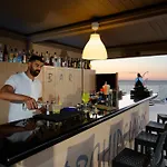 Archipelagos 4*