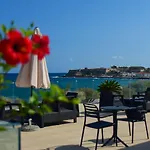 Archipelagos 4*